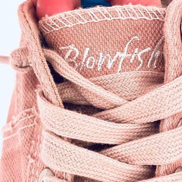 NWT Blowfish Malibu LEXINE 7.5 Dusty Pink Distressed Stitched Platform Sneakers - Picture 2 of 15